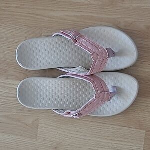 Vionic Tide Patty Thong Sandals